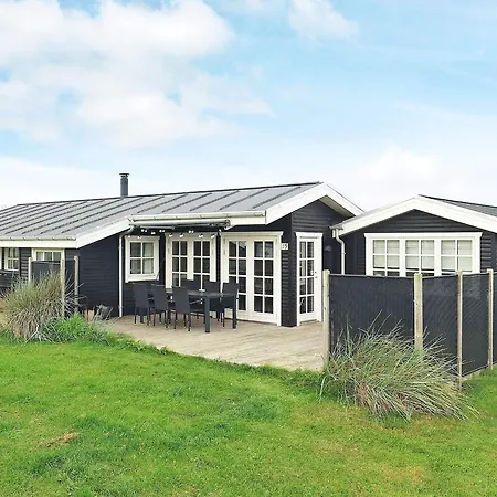Holiday home Iv *